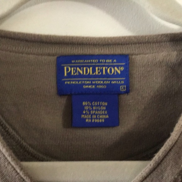 Pendleton textured pullover v-neck. Tan. Large - Picture 3 of 3